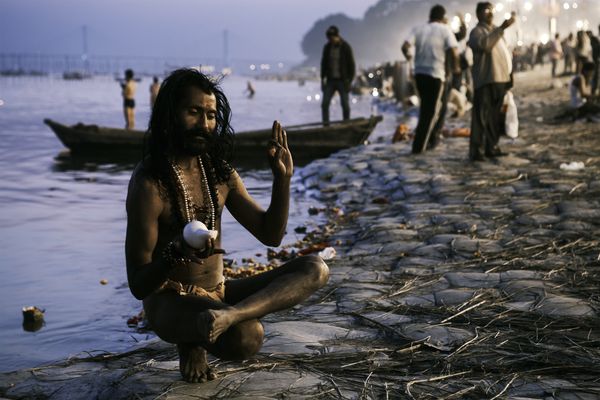 Lễ hội t&ocirc;n gi&aacute;o lớn nhất h&agrave;nh tinh Kumbh Mela, Ấn Độ 